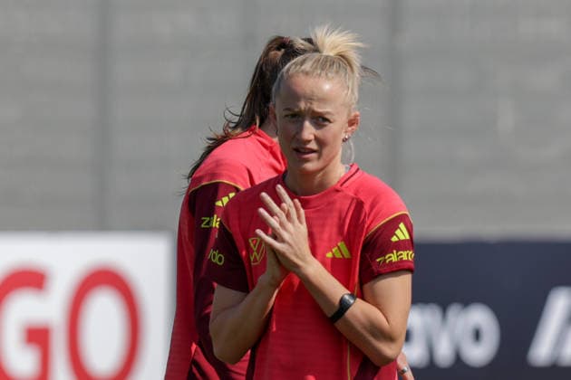 16 04 2026, xgrfx, Football DFB Media Dates, German Womens National Team Training v l Lea Schüller German Womens National Team DFL DFB REGULATIONS PROHIBIT ANY USE OF PHOTOGRAPHS as IMAGE SEQUENCES and or QUASI VIDEO Herzogenaurach