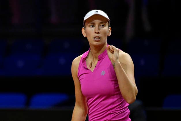 Elise Mertens BEL Jubel Freude Emotion Tennis Damen Porsche Cup Porsche Tennis Grand Prix GP Stuttgart 2026 Porsche Arena 11 19 04 2026 DFL REGULATIONS PROHIBIT ANY USE OF PHOTOGRAPHS AS IMAGE SEQUENCES AND OR QUASI VIDEO Tennis Damen Porsche Cup Porsche Tennis Grand Prix GP Stuttgart 2026