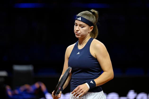 Karolina Muchova CZE disappointed Gesture Gesture Tennis Ladies Porsche Cup Porsche Tennis Grand Prix GP Stuttgart 2026 Porsche Arena 11 19 04 2026 DFL REGULATIONS PROHIBIT ANY USE OF PHOTOGRAPHS AS IMAGE SEQUENCES AND OR QUASI VIDEO Tennis Ladies Porsche Cup Porsche Tennis Grand Prix GP Stuttgart 2026