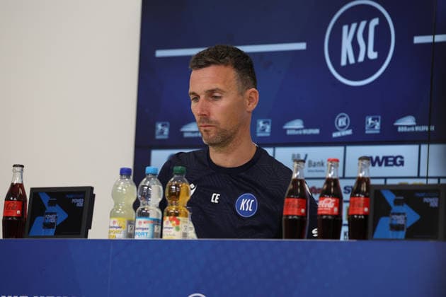 16 04 2026, xrekx, Fußball 2 Bundesliga , Karlsruher SC Pressekonferenz v l Christian Eichner Trainer Karlsruher SC DFL DFB REGULATIONS PROHIBIT ANY USE OF PHOTOGRAPHS as IMAGE SEQUENCES and or QUASI VIDEO Karlsruhe