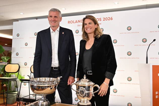 Roland Garros 2026 pre-tournament press conference, PK, Pressekonferenz PARIS, FRANCE - APRIL 16: President of French Tennis Federation FFT Gilles Moretton (L) and Amelie Mauresmo (R), director of Roland Garros show the trophies during the pre-tournament press conference at the Roland Garros Stadium in Paris, France on April 16, 2026. Mustafa Yalcin Anadolu Paris World. Editorial use only. Please get in touch for any other usage.  Copyright: x2026xAnadoluxMustafaxYalcinx