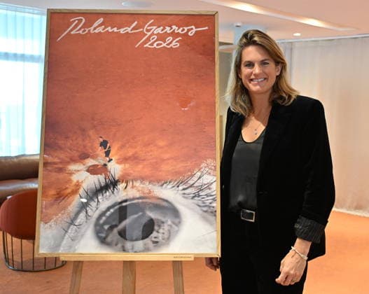 Roland Garros 2026 pre-tournament press conference, PK, Pressekonferenz PARIS, FRANCE - APRIL 16: Roland Garros tournament director Amelie Mauresmo poses next to the official Roland Garros 2026 poster during a pre-tournament press conference at Roland Garros Stadium in Paris, France, on April 16, 2026. Mustafa Yalcin Anadolu Paris France. Editorial use only. Please get in touch for any other usage.  Copyright: x2026xAnadoluxMustafaxYalcinx