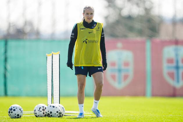 The women s national team is preparing for the World Cup qualifier against Slovenia Lillestrom 20260416 Guro Reiten during training for the women s national football team at Vigernesjordet in Lillestrom before the World Cup qualifier against Slovenia Photo Amanda Pedersen Giske NTB Lillestrom Norway EDITORIAL USE ONLY RESTRICTED USE FOR BETTING COMPANIES  Copyright: xAmandaxPedersenxGiskexx xNTBx