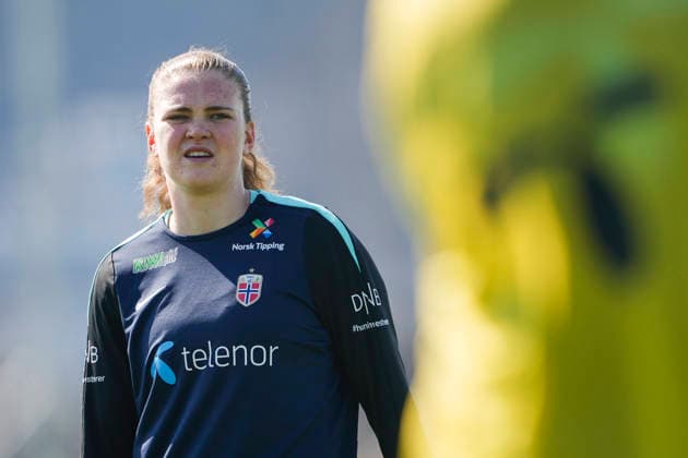 The women s national team is preparing for the World Cup qualifier against Slovenia Lillestrom 20260416 Signe Gaupset during training for the women s national football team at Vigernesjordet in Lillestrom before the World Cup qualifier against Slovenia Photo Amanda Pedersen Giske NTB Lillestrom Norway EDITORIAL USE ONLY RESTRICTED USE FOR BETTING COMPANIES  Copyright: xAmandaxPedersenxGiskexx xNTBx