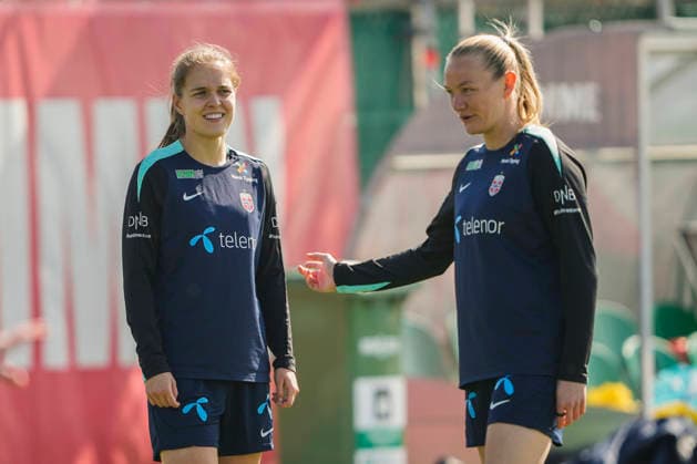 The women s national team is preparing for the World Cup qualifier against Slovenia Lillestrom 20260416 Iris Omarsdottir and Frida L Maanum during the training of the women s national football team at Vigernesjordet in Lillestrom before the World Cup qualification against Slovenia Photo Amanda Pedersen Giske NTB Lillestrom Norway EDITORIAL USE ONLY RESTRICTED USE FOR BETTING COMPANIES  Copyright: xAmandaxPedersenxGiskexx xNTBx