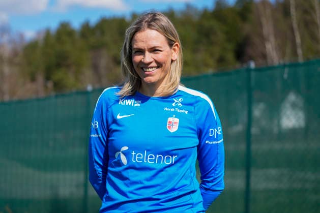The women s national team is preparing for the World Cup qualifier against Slovenia Lillestrom 20260416 Media manager for the women s national team Carina Olset Hovda during the training of the women s national football team at Vigernesjordet in Lillestrom before the World Cup qualification against Slovenia Photo Amanda Pedersen Giske NTB Lillestrom Norway EDITORIAL USE ONLY RESTRICTED USE FOR BETTING COMPANIES  Copyright: xAmandaxPedersenxGiskexx xNTBx