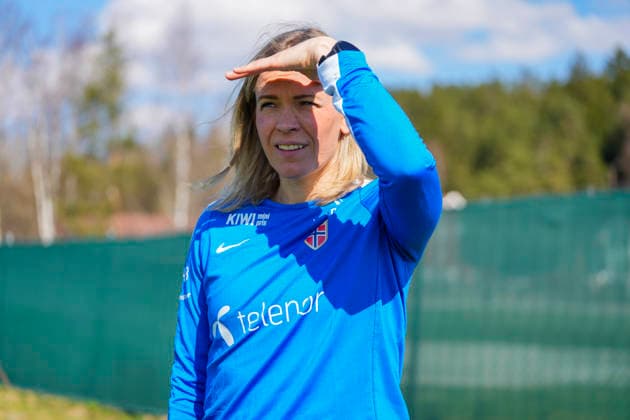 The women s national team is preparing for the World Cup qualifier against Slovenia Lillestrom 20260416 Media manager for the women s national team Carina Olset Hovda during the training of the women s national football team at Vigernesjordet in Lillestrom before the World Cup qualification against Slovenia Photo Amanda Pedersen Giske NTB Lillestrom Norway EDITORIAL USE ONLY RESTRICTED USE FOR BETTING COMPANIES  Copyright: xAmandaxPedersenxGiskexx xNTBx