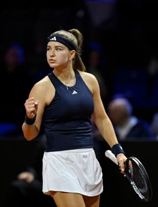 Karolina Muchova CZE Jubel Freude Emotion Tennis Damen Porsche Cup Porsche Tennis Grand Prix GP Stuttgart 2026 Porsche Arena 11 19 04 2026 DFL REGULATIONS PROHIBIT ANY USE OF PHOTOGRAPHS AS IMAGE SEQUENCES AND OR QUASI VIDEO Tennis Damen Porsche Cup Porsche Tennis Grand Prix GP Stuttgart 2026