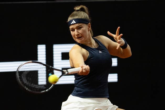 Karolina Muchova CZE on the ball, Action, GER, Karolina Muchova vs Elise Mertens, Tennis, ATP Tournament, WTA 500, Porsche Tennis Grand Prix, 15 04 2026, GER, Karolina Muchova vs Elise Mertens, Tennis, ATP Tournament, WTA 500, Porsche Tennis Grand Prix, 15 04 2026, Stuttgart Copyright: xEibner-Pressefoto EdwardxCheungx EP_ECG