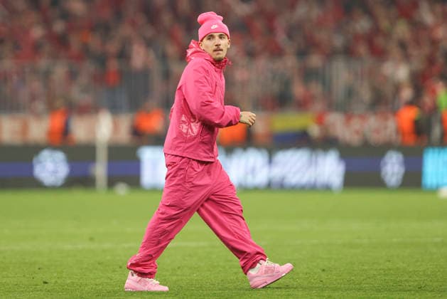 Football, CL, FC Bayern Munich - Real Madrid, Lennart Karl outfit causes discussion