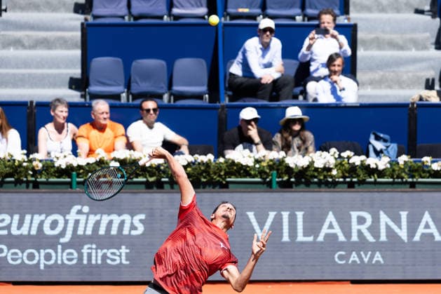 April 16, 2026, Barcelona, Barcelona, Spain: Italian professional ATP, Tennis Herren Tour tennis player LORENZO SONEGO (ITA) serves during the round of 16 match against ANDREY RUBLEV (RUS) at the Barcelona Open Banc Sabadell ATP 500 tennis tournament at the Real Club de Tenis Barcelona on April 16, 2026 in Barcelona, Spain. Barcelona Spain - ZUMAs316 20260416_znp_s316_005 Copyright: xMartixSeguraxRamonedax