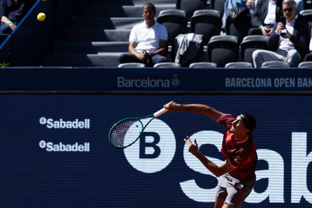 April 16, 2026, Barcelona, Barcelona, Spain: Italian professional ATP, Tennis Herren Tour tennis player LORENZO SONEGO (ITA) serves during the round of 16 match against ANDREY RUBLEV (RUS) at the Barcelona Open Banc Sabadell ATP 500 tennis tournament at the Real Club de Tenis Barcelona on April 16, 2026 in Barcelona, Spain. Barcelona Spain - ZUMAs316 20260416_znp_s316_007 Copyright: xMartixSeguraxRamonedax