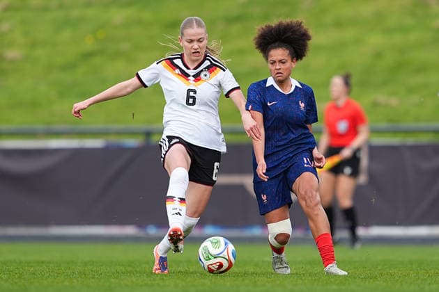 16 04 2026, xydrx, Football, International match, European Championship Qualification U19 Women, Germany France, Uhlenkrug Stadium Marie Gmeineder GER, 6 in duel against Ornella Graziani FRA, 10 DFB regulations prohibit any use of photographs as image sequences and or quasi video Copyright: HMBxMedia YannisxDreimann