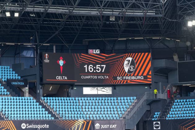 Spain, football, UEFA Europa League, quarter-final, second leg, 2025 2026, RC Celta de Vigo vs SC Freiburg, 16 04 2026, Estadio Balaidos, Vigo, countdown, videowall, crest, logo, club crest Vigo Estadio Balaidos Galicia, Pontevedra Spain Copyright: xArnexAmbergx