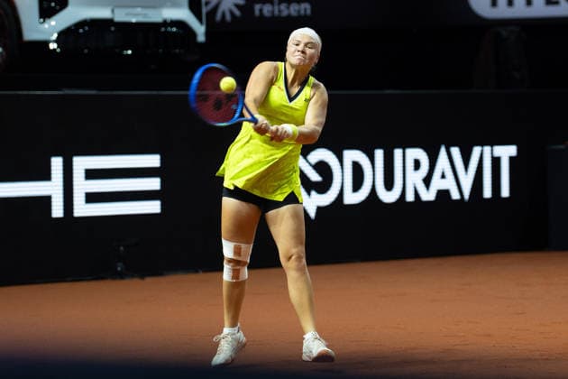 Diana Shnaider RUS in the picture on the ball, GER, Elena Rybakina vs Diana Shnaider, Tennis, ATP Tournament, WTA 500, Porsche Tennis Grand Prix, 15 04 2026, GER, Elena Rybakina vs Diana Shnaider, Tennis, ATP Tournament, WTA 500, Porsche Tennis Grand Prix, 15 04 2026, Stuttgart Copyright: xEibner-Pressefoto EdwardxCheungx EP_ECG