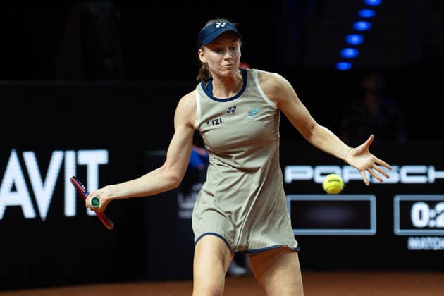 Elena Rybakina KAZ in the picture on the ball, GER, Elena Rybakina vs Diana Shnaider, Tennis, ATP Tournament, WTA 500, Porsche Tennis Grand Prix, 15 04 2026, GER, Elena Rybakina vs Diana Shnaider, Tennis, ATP Tournament, WTA 500, Porsche Tennis Grand Prix, 15 04 2026, Stuttgart Copyright: xEibner-Pressefoto EdwardxCheungx EP_ECG
