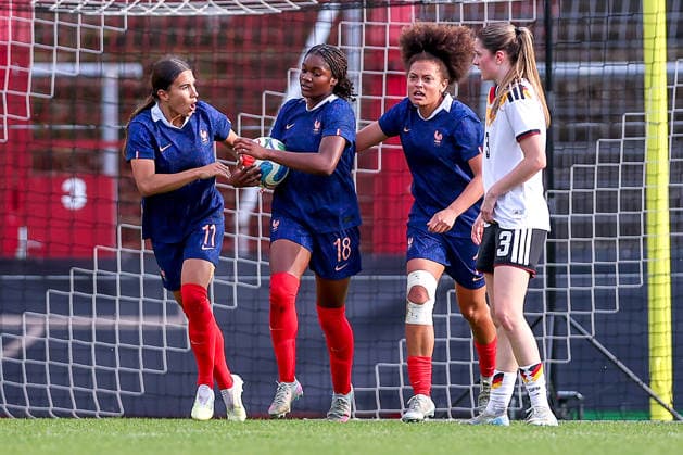 16 04 2026, Essen, Football, UEFA Womens UNDER 19 Championship qualification, Germany France, Stadion Uhlenkrug, Saison 2025 2026 Goal celebration after the goal to 1 1 by scorer Lea Morissaint France U19 18 next to Justine Rouquet France U19 11 Ornella Graziani France U19 10 DFB regulations prohibit any use of photographs as image sequences and or quasi video Nordrhein Westfalen Germany