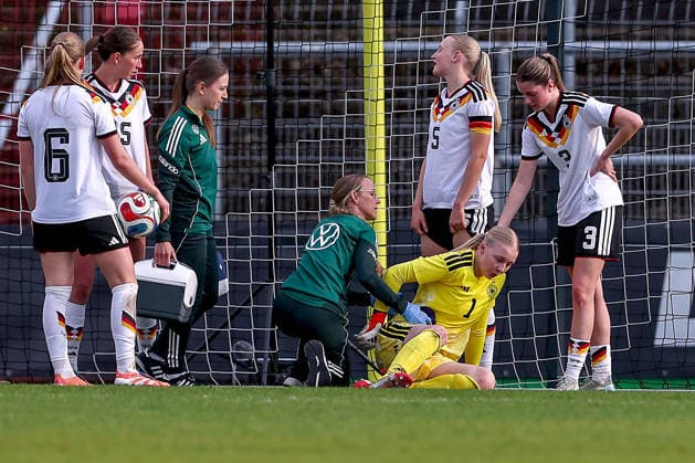 16 04 2026, Essen, Football, UEFA Womens UNDER 19 Championship qualification, Germany France, Stadion Uhlenkrug, Saison 2025 2026 Janne Krumme Germany U19 01 injured on the pitch DFB regulations prohibit any use of photographs as image sequences and or quasi video Nordrhein Westfalen Germany