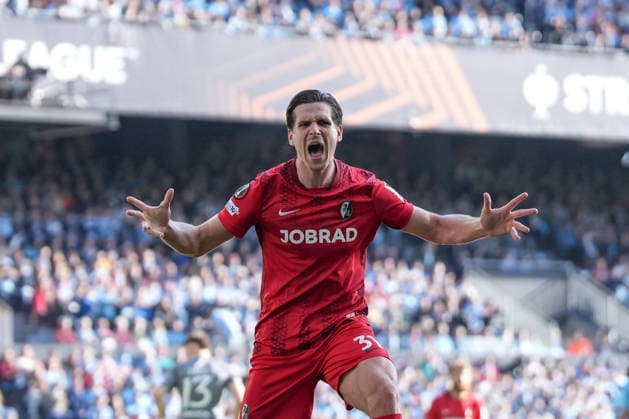 Spain, football, UEFA Europa League, quarter-final, second leg, 2025 2026, RC Celta de Vigo vs SC Freiburg, 16 04 2026, Estadio Balaidos, Vigo, Igor Matanovic SC Freiburg, 31 goal celebration, emotions, goal shot, goal finish, goal success, goal, goal Vigo Estadio Balaidos Galicia, Pontevedra Spain Copyright: xArnexAmbergx