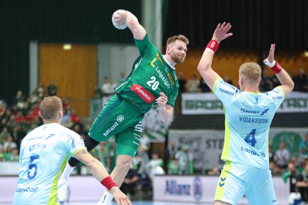 Handball DAIKIN HBL, SC DHfK Leipzig VfL Gummersbach 16 04 2026 William Bogojevic 20, SC DHfK Leipzig rises to the throw Handball, DAIKIN HBL, 1 Bundesliga, Season 2025 2026, 21 Matchday catch-up SC DHfK Leipzig vs VfL Gummersbach on 16 04 2026 at Quarterback Immobilien Arena Leipzig Copyright: xBEAUTIFULxSPORTS JanxKaeferx
