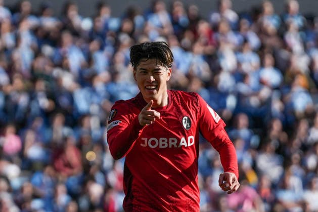 Spain, football, UEFA Europa League, quarter-final, second leg, 2025 2026, RC Celta de Vigo vs SC Freiburg, 16 04 2026, Estadio Balaidos, Vigo, Yuito Suzuki SC Freiburg, 14 goal celebration, emotions, goal shot, goal finish, goal success, goal, goal Vigo Estadio Balaidos Galicia, Pontevedra Spain Copyright: xArnexAmbergx