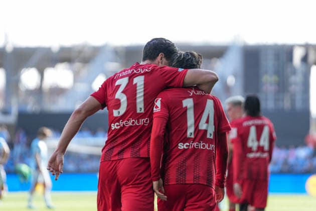 Spain, Football, UEFA Europa League, quarter-final, second leg, 2025 2026, RC Celta de Vigo vs SC Freiburg, 16 04 2026, Estadio Balaidos, Vigo, Igor Matanovic SC Freiburg, 31 and Yuito Suzuki SC Freiburg, 14 goal celebration, emotions, goal shot, goal finish, goal success, goal, goal Vigo Estadio Balaidos Galicia, Pontevedra Spain Copyright: xArnexAmbergx