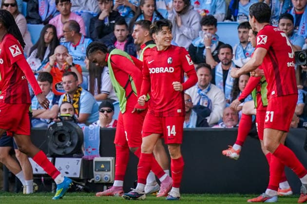 Spain Football UEFA Europa League 2025 2026, quarter-final second leg Celta Vigo vs SC Freiburg Balaidos Vigo Goal and goal celebration to 2 0 by Yuito Suzuki SC Freiburg, 14 Joy, emotions, jubilation Copyright: xJOERANxSTEINSIEKx