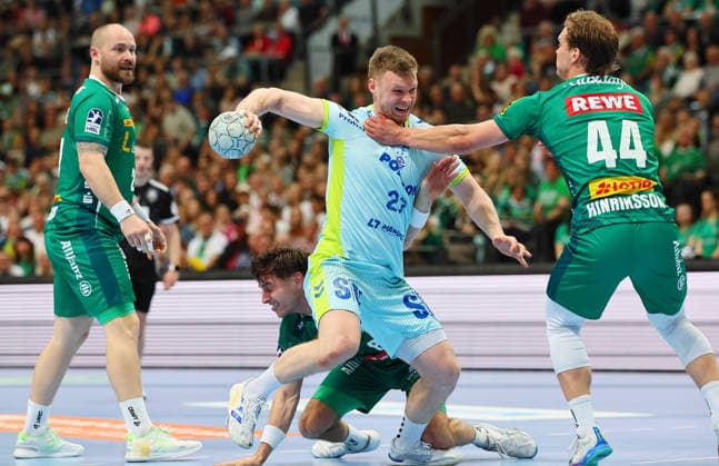 DHfK Leipzig Gummersbach Handball Bundesliga Leipzig, 16 04 2026, ARENA Leipzig, Matchday 21,Handball Bundesliga , SC DHFK Leipzig vs VfL Gummersbach , In the picture from l Kristjan Horzen 27, Gummersbach and Blaer Hinriksson 44, Leipzig , Picture Point