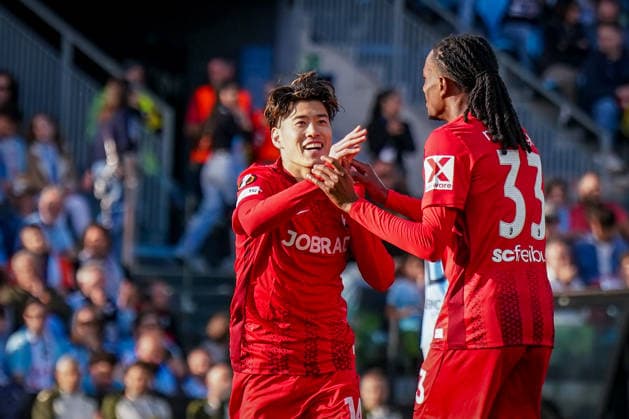 Spain Football UEFA Europa League 2025 2026, quarter-final second leg Celta Vigo vs SC Freiburg Balaidos Vigo Goal and goal celebration to 0 3 by Yuito Suzuki SC Freiburg, 14 Joy, emotions, jubilation Jordy Makengo SC Freiburg, 33 Copyright: xJOERANxSTEINSIEKx