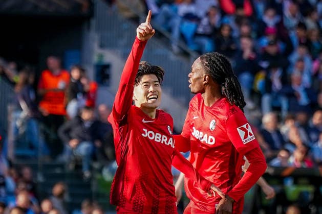 Spain Football UEFA Europa League 2025 2026, quarter-final second leg Celta Vigo vs SC Freiburg Balaidos Vigo Goal and goal celebration to 0 3 by Yuito Suzuki SC Freiburg, 14 Joy, emotions, jubilation Copyright: xJOERANxSTEINSIEKx