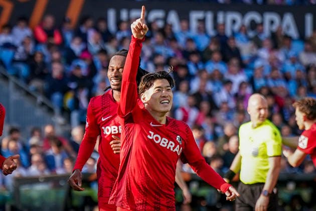 Spain Football UEFA Europa League 2025 2026, quarter-final second leg Celta Vigo vs SC Freiburg Balaidos Vigo Goal and goal celebration to 0 3 by Yuito Suzuki SC Freiburg, 14 Joy, emotions, jubilation Copyright: xJOERANxSTEINSIEKx