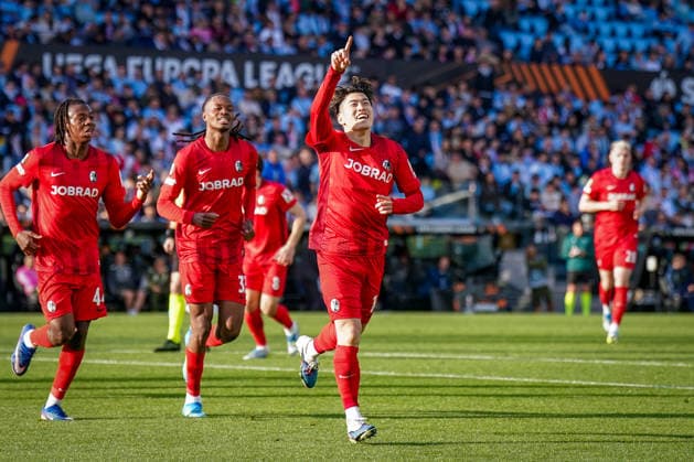 Spain Football UEFA Europa League 2025 2026, quarter-final second leg Celta Vigo vs SC Freiburg Balaidos Vigo Goal and goal celebration to 0 3 by Yuito Suzuki SC Freiburg, 14 Joy, emotions, jubilation Jordy Makengo SC Freiburg, 33 Johan Manzambi SC Freiburg, 44 Copyright: xJOERANxSTEINSIEKx