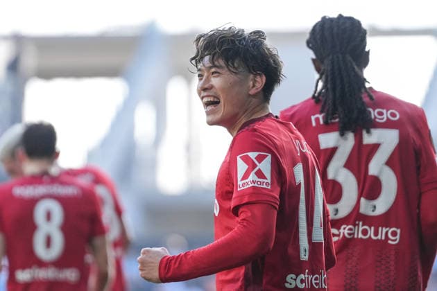 Spain, football, UEFA Europa League, quarter-final, second leg, 2025 2026, RC Celta de Vigo vs SC Freiburg, 16 04 2026, Estadio Balaidos, Vigo, Yuito Suzuki SC Freiburg, 14 goal celebration, emotions, goal shot, goal finish, goal success, goal, goal Vigo Estadio Balaidos Galicia, Pontevedra Spain Copyright: xArnexAmbergx