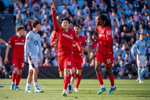 April 16, 2026, Vigo, Galicia, Spain: VIGO, SPAIN - APRIL 16: YUITO SUZUKI of SC Freiburg celebrates his goal during the UEFA Europa League 2025 26 Quarter finals second leg between RC Celta and SC Freiburg, at Balaidos Stadium on April 16, 2026 in Vigo, Spain RC Celta X SC Freiburg - UEFA Europa League  - ZUMAl192 20260416_zsp_l192_017 Copyright: xMiguelxLemosx