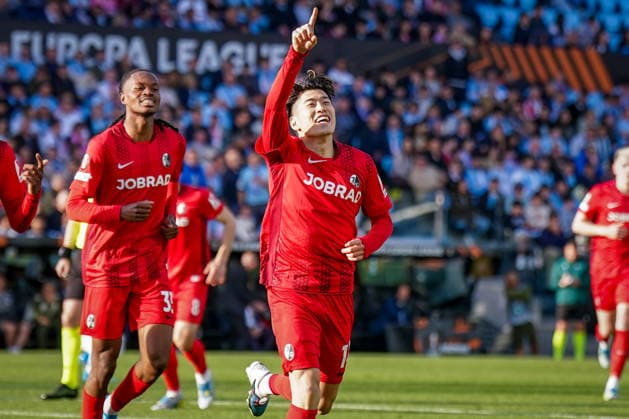 Spain Football UEFA Europa League 2025 2026, quarter-final second leg Celta Vigo vs SC Freiburg Balaidos Vigo Goal and goal celebration to 0 3 by Yuito Suzuki SC Freiburg, 14 Joy, emotions, jubilation Copyright: xJOERANxSTEINSIEKx
