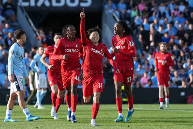 Spain, Football, UEFA Europa League, Quarter-final, Second leg, 2025 2026, RC Celta de Vigo vs SC Freiburg, 16 04 2026, Estadio Balaidos, Vigo, Johan Manzambi SC Freiburg, 44 , Yuito Suzuki SC Freiburg, 14 , Jordy Makengo SC Freiburg, 33 Goal celebration, Emotions, Goal shot, Goal finish, Goal success, Goal, Goal Vigo Estadio Balaidos Galicia, Pontevedra Spain Copyright: xArnexAmbergx