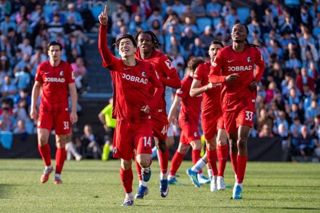 April 16, 2026, Vigo, Galicia, Spain: VIGO, SPAIN - APRIL 16: YUITO SUZUKI of SC Freiburg celebrates his goal during the UEFA Europa League 2025 26 Quarter finals second leg between RC Celta and SC Freiburg, at Balaidos Stadium on April 16, 2026 in Vigo, Spain Vigo Spain - ZUMAl192 20260416_zsp_l192_015 Copyright: xMiguelxLemosx