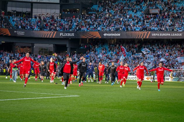 Spain Football UEFA Europa League 2025 2026, quarter-final second leg Celta Vigo vs SC Freiburg Balaidos Vigo Joy, emotions, jubilation for the Freiburg team after the final whistle and their place in the semi-finals Copyright: xJOERANxSTEINSIEKx