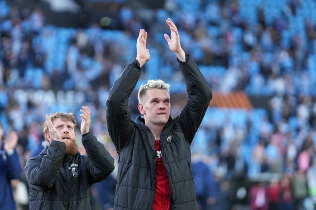 Spain, Football, UEFA Europa League, quarter-final, second leg, 2025 2026, RC Celta de Vigo vs SC Freiburg, 16 04 2026, Estadio Balaidos, Vigo, cheers, emotions, The team celebrates reaching the semi-finals, Matthias Ginter SC Freiburg, 28 Vigo Estadio Balaidos Galicia, Pontevedra Spain Copyright: xArnexAmbergx