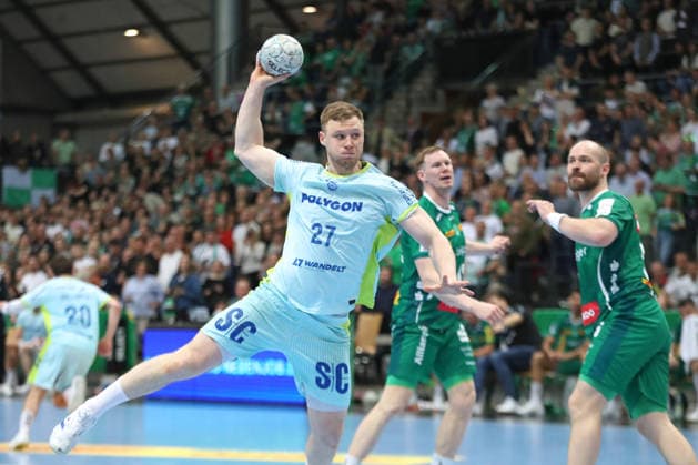 Handball DAIKIN HBL, SC DHfK Leipzig VfL Gummersbach 16 04 2026 Kristjan Horzen 27, VfL Gummersbach takes a throw out Handball, DAIKIN HBL, 1 Bundesliga, Saison 2025 2026, 21 Spieltag Nachholer SC DHfK Leipzig vs VfL Gummersbach am 16 04 2026 in der Quarterback Immobilien Arena Leipzig Copyright: xBEAUTIFULxSPORTS JanxKaeferx