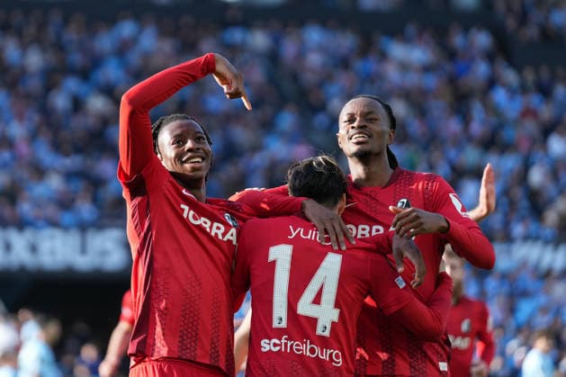 Spain, Football, UEFA Europa League, Quarter-final, Second leg, 2025 2026, RC Celta de Vigo vs SC Freiburg, 16 04 2026, Estadio Balaidos, Vigo, Johan Manzambi SC Freiburg, 44 , Yuito Suzuki SC Freiburg, 14 , Jordy Makengo SC Freiburg, 33 Goal celebration, Emotions, Goal shot, Goal finish, Goal success, Goal, Goal Vigo Estadio Balaidos Galicia, Pontevedra Spain Copyright: xArnexAmbergx