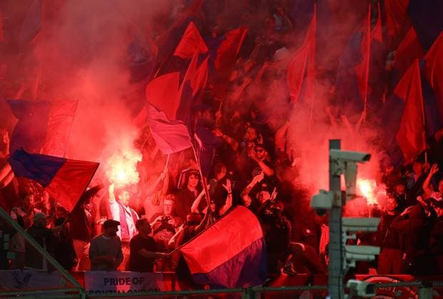 Crystal Palace fans let off flares Fiorentina v Crystal Palace, UEFA Conference League, Quarter Final, Second Leg, Football, Artemio Franchi Stadium, Florence, Italy - 16 Apr 2026Florence Artemio Franchi Stadium Italy EDITORIAL USE ONLY No use with unauthorised audio, video, data, fixture lists, club league logos or live services. Online in-match use limited to 120 images, no video emulation. No use in betting, games or single club league player publications.  Copyright: xMichaelxZemanek Shutterstockx 16828686q