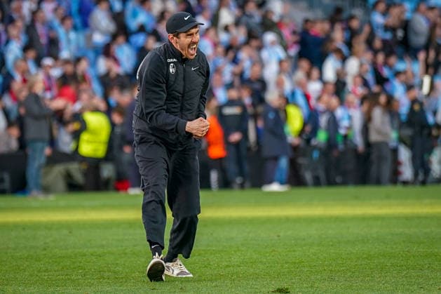 Spain Football UEFA Europa League 2025 2026, quarter-final second leg Celta Vigo vs SC Freiburg Balaidos Vigo Joy, emotions, jubilation at Julian Schuster SC Freiburg, coach gesture, gesture, facial expression, facial expression, emotion Copyright: xJOERANxSTEINSIEKx