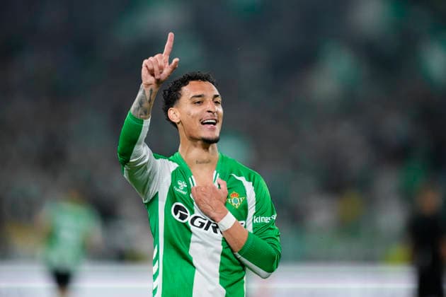Real Betis Balompie v SC Braga - UEFA Europa League 2025 26 Quarter-Final Second Leg Antony right winger of Betis and Brazil celebrates after scoring his sides first goal during the UEFA Europa League 2025 26 Quarter-Final Leg Two match between Real Betis Balompie and SC Braga at estadio La Cartuja on April 16, 2026 in Seville, Spain. Sevilla Spain  Copyright: xJosexBretonx originalFilename:bretonhernandez-realbeti260416_np1oz.jpg