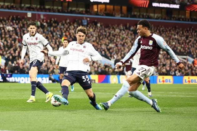 Morgan Rogers of Aston Villa crosses the ball. Aston Villa v Bologna, UEFA Europa League, Quarter Final, Second Leg, Football, Villa Park, Birmingham, UK - 16 Apr 2026Birmingham Villa Park United Kingdom EDITORIAL USE ONLY No use with unauthorised audio, video, data, fixture lists, club league logos or live services. Online in-match use limited to 120 images, no video emulation. No use in betting, games or single club league player publications. Copyright: xRyanxBrowne Shutterstockx 16828672bb