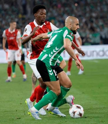 SEVILLE 16 04 2026 LA CARTUJA STADIUM UEFA EUROPA LEAGUE FINAL QUARTER-FINAL RETURN MATCH REAL BETIS SPORTING BRAGA archsev PHOTO MANUEL GOMEZ GORBY AND AMRABAT Copyright: xMANUxGOMEZx
