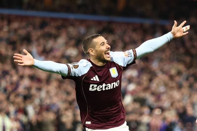 Emi Buendia of Aston Villa celebrates a goal 2-0. Aston Villa v Bologna, UEFA Europa League, Quarter Final, Second Leg, Football, Villa Park, Birmingham, UK - 16 Apr 2026Birmingham Villa Park United Kingdom EDITORIAL USE ONLY No use with unauthorised audio, video, data, fixture lists, club league logos or live services. Online in-match use limited to 120 images, no video emulation. No use in betting, games or single club league player publications. Copyright: xRyanxBrowne Shutterstockx 16828672bc