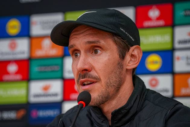 Spain Football UEFA Europa League 2025 2026, quarter-final second leg Celta Vigo vs SC Freiburg Balaidos Vigo Julian Schuster SC Freiburg, coach press conference, media, facial expression, facial expression, emotion Copyright: xJOERANxSTEINSIEKx