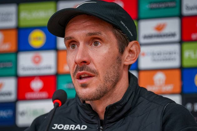 Spain Football UEFA Europa League 2025 2026, quarter-final second leg Celta Vigo vs SC Freiburg Balaidos Vigo Julian Schuster SC Freiburg, coach press conference, media, facial expression, facial expression, emotion Copyright: xJOERANxSTEINSIEKx