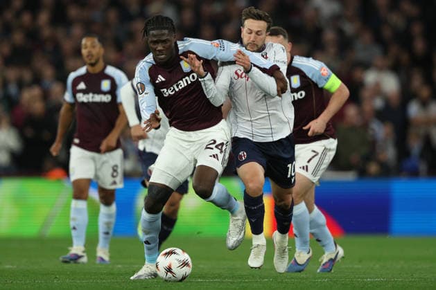 Aston Villa FC v Bologna FC 1909 - UEFA Europa League 2025 26 Quarter-Final Leg Two Amadou Onana of Aston Villa Federico Bernardeschi of Bologna challenge during the UEFA Europa League 2025 26 Quarter-Final Leg Two match between Aston Villa FC and Bologna FC 1909 at Villa Park on April 16, 2026 in Birmingham, England. WARNING! This Photograph May Only Be Used For Newspaper And Or Magazine Editorial Purposes. May Not Be Used For Publications Involving 1 player, 1 Club Or 1 Competition Without Written Authorisation From Football DataCo Ltd. For Any Queries, Please Contact Football DataCo Ltd on +44 (0) 207 864 9121 Birmingham Villa Park England United Kingdom Copyright: xAllstarxPicturexLibraryxLtdx
